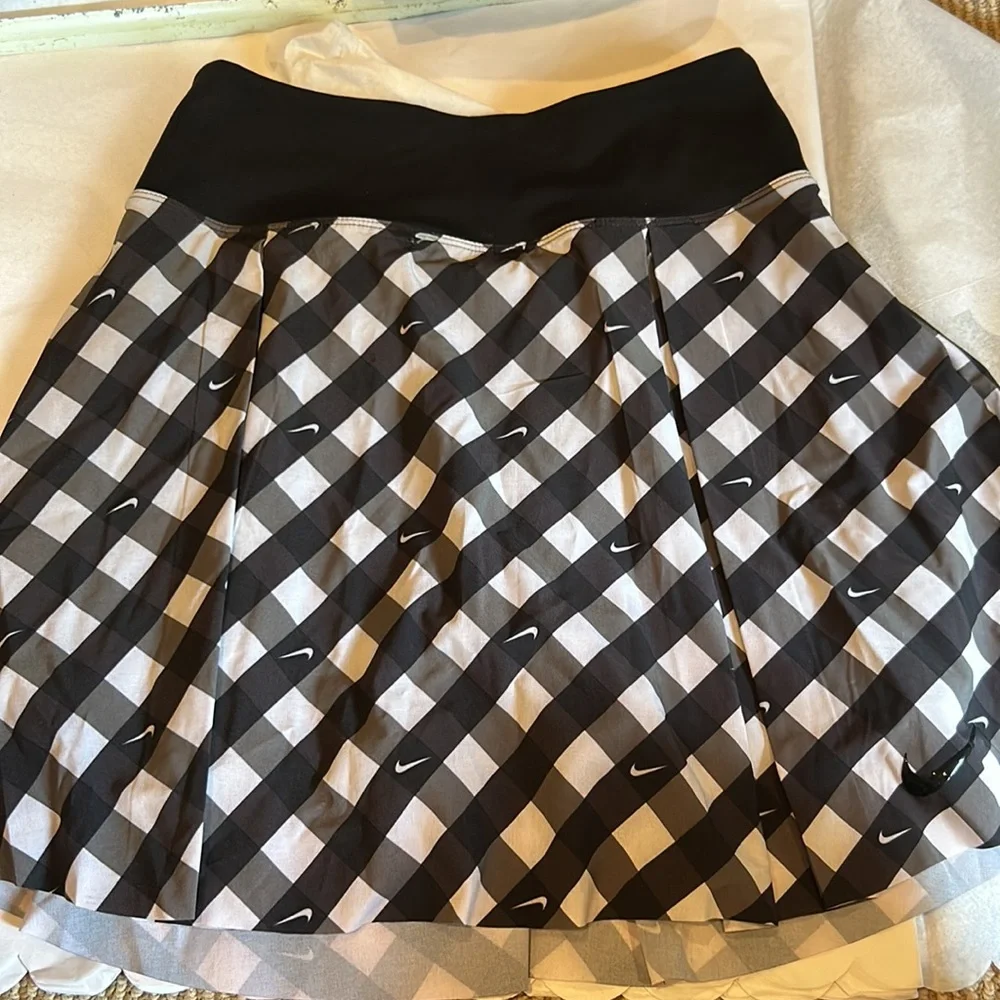 NWT NIKE dry fit club checkered skirt black/white size XS